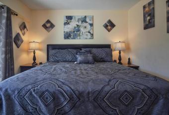 Oak Square - Unit 403 has Balcony rooms