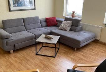 Ferienwohnung im Zentrum von Sonneberg has rooms with a private hot tub