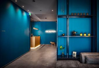 Baxter Hotel allows 18 year olds to book a room