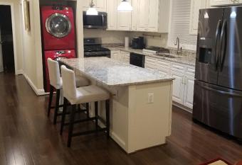 Beautiful New 4 Bedroom 3 Bath Family Home Or 1 Br Apt Nr Howard U Downtown Nw DC allows 18 year olds to book a room