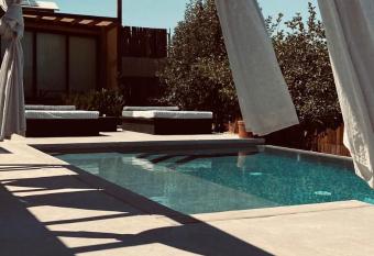 Casa Michaus Valle de Guadalupe allows 18 year olds to book a room