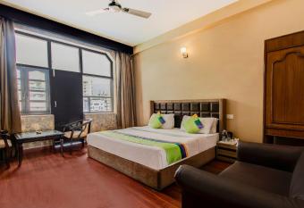 Itsy By Treebo - Jungle View Retreat allows 18 year olds to book a room