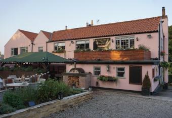 The Tickled Trout Inn Bilton-in-Ainsty has Balcony rooms