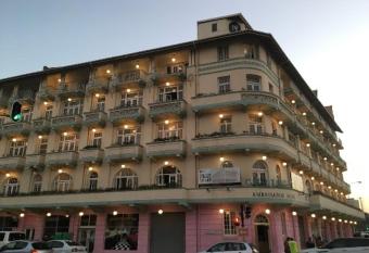 Halo Hybrid Hotel has Balcony rooms