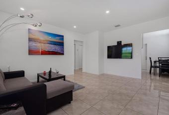 2 Bedroom House Minutes From Beach And Casino Db1 has Balcony rooms