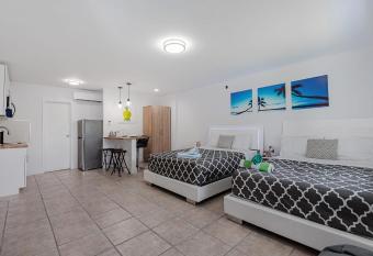 Large Studio Suite Close To Beach And Casino Db3 has Balcony rooms