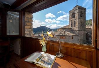 CASA RURAL CRUZ - Self check-in allows 18 year olds to book a room