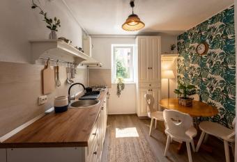 Daisy Apartment 11 allows 18 year olds to book a room