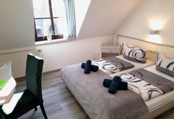 Hotel Zum Postkutscher allows 18 year olds to book a room