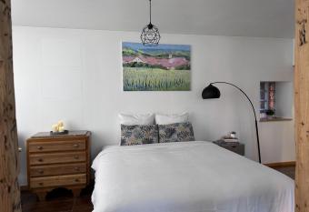 Parenth  se Alsacienne allows 18 year olds to book a room