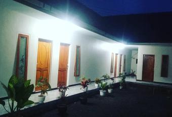 tumpak sewu guest house has Balcony rooms