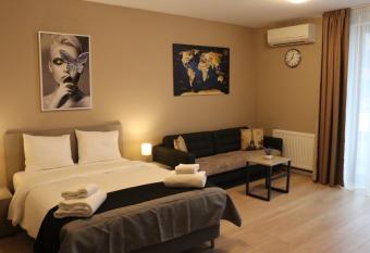 Nicolas allows 18 year olds to book a room