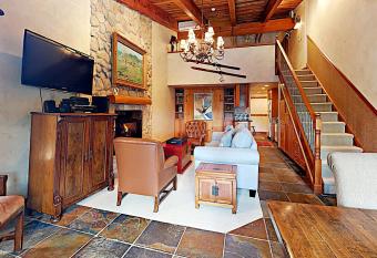 Timberline Condominium Studio Loft Premier Unit 304 has Balcony rooms