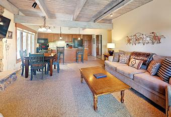 Timberline Condominiums 2 Bedroom Deluxe Unit A2A allows 18 year olds to book a room