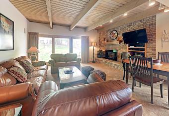 Timberline Condominiums 2 Bedroom Deluxe Unit A2E allows 18 year olds to book a room