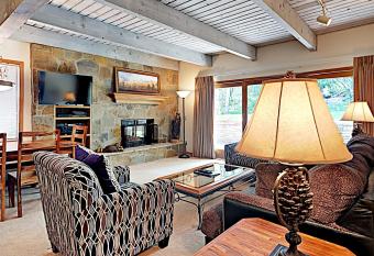 Timberline Condominiums 2 Bedroom Deluxe Unit A2H allows 18 year olds to book a room