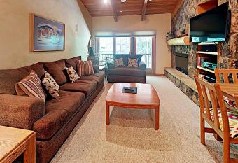 Timberline Condominiums 1 Bedroom plus Loft Standard Unit A3G allows 18 year olds to book a room