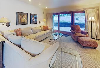 Timberline Condominiums 2 Bedroom Deluxe Unit B2E allows 18 year olds to book a room