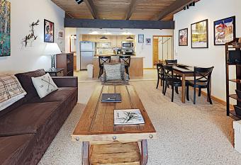 Timberline Condominiums 1 Bedroom Deluxe Unit B2F allows 18 year olds to book a room