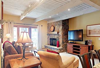 Timberline Condominiums 1 Bedroom Deluxe Unit B2G allows 18 year olds to book a room