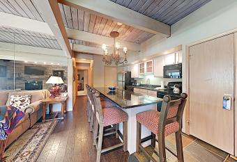 Timberline Condominiums 2 Bedroom Deluxe Unit B2H allows 18 year olds to book a room