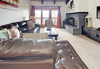 Timberline Condominiums 1 Bedroom plus Loft Deluxe Unit B3C allows 18 year olds to book a room