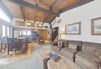 Timberline Condominiums 2 Bedroom plus Loft 2 Bath Standard Unit B3E allows 18 year olds to book a room