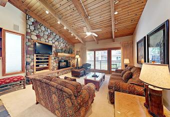 Timberline Condominiums 2 Bedroom plus Loft 3 Bath Deluxe Unit B3H allows 18 year olds to book a room