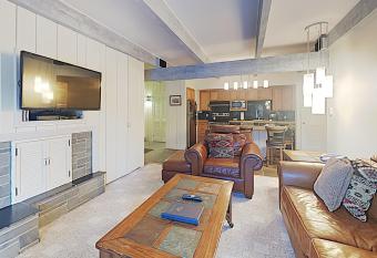 Timberline Condominiums 1 Bedroom Standard Unit C1C allows 18 year olds to book a room