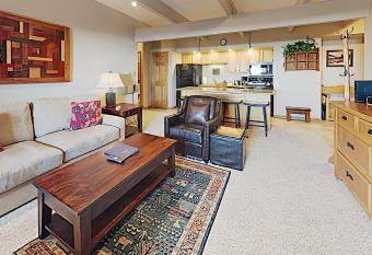 Timberline Condominiums 1 Bedroom Deluxe Unit C2B allows 18 year olds to book a room