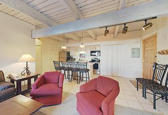 Timberline Condominiums 2 Bedroom Deluxe Unit C2D allows 18 year olds to book a room