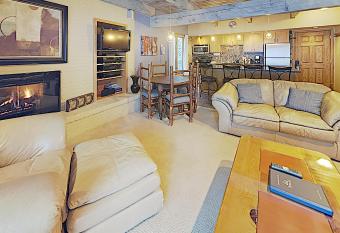 Timberline Condominiums 2 Bedroom Deluxe Unit C2E allows 18 year olds to book a room