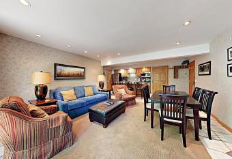 Timberline Condominiums 2 Bedroom Standard Unit C2H allows 18 year olds to book a room