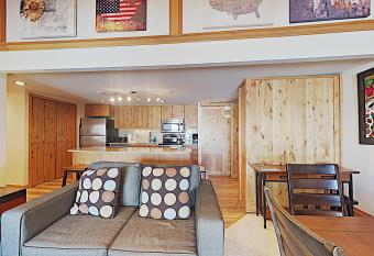 Timberline Condominiums 2 Bedroom plus Loft 3 Bath Deluxe Unit C3D allows 18 year olds to book a room