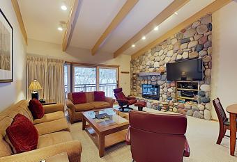 Timberline Condominiums 2 Bedroom plus Loft 3 Bath Deluxe Unit C3E allows 18 year olds to book a room