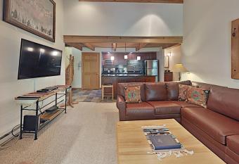 Timberline Condominiums 1 Bedroom plus Loft Deluxe Unit C3G allows 18 year olds to book a room