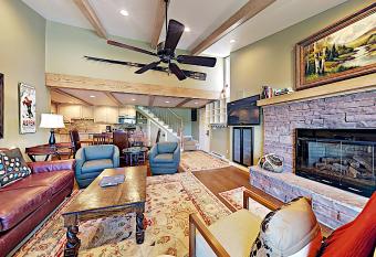 Timberline Condominium 2 Bedroom 3 Bath Loft Deluxe Unit D3D has Balcony rooms