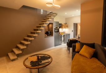 Domaine de l Ang  lique - Loft avec SPA privatif - Marais poitevin entre Niort et La Rochelle allows 18 year olds to book a room