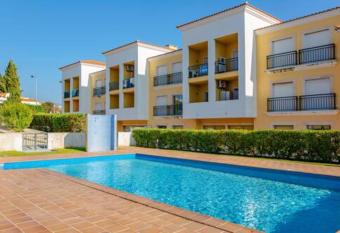 Apt Royal Alcantarilha T1 has Balcony rooms