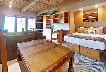 Timberline Condominium Studio Deluxe Unit 116 allows 18 year olds to book a room