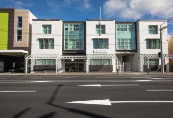 Sojourn Apartment Hotel - Riddiford allows 18 year olds to book a room