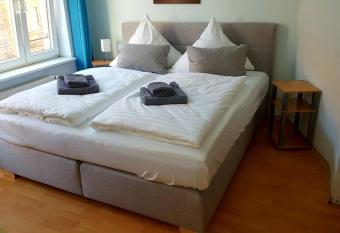 Pension Apostel has Balcony rooms