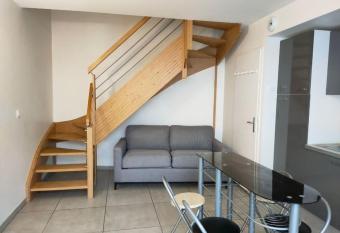 001 Duplex Jeanne d Arc 001 - Matabiau has Balcony rooms