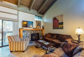 Life at Lakeland has Balcony rooms