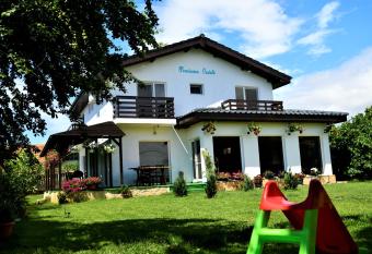 Pensiunea Codalb has Balcony rooms