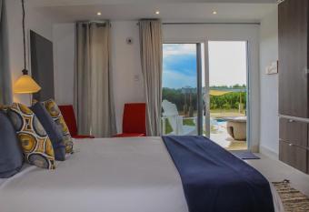 The Grand Villa has Balcony rooms