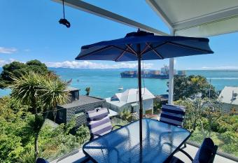 Kimberley Three - Nelson Waterfront Penthouse has Balcony rooms