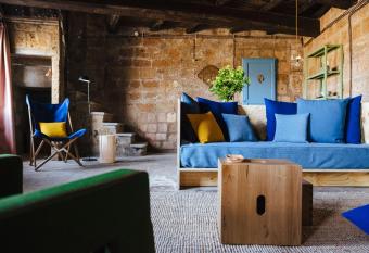 Casa Greco has Balcony rooms