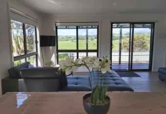 Sunset View Villa has Balcony rooms