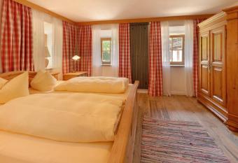 Gasthof Ochsenwirt has Balcony rooms